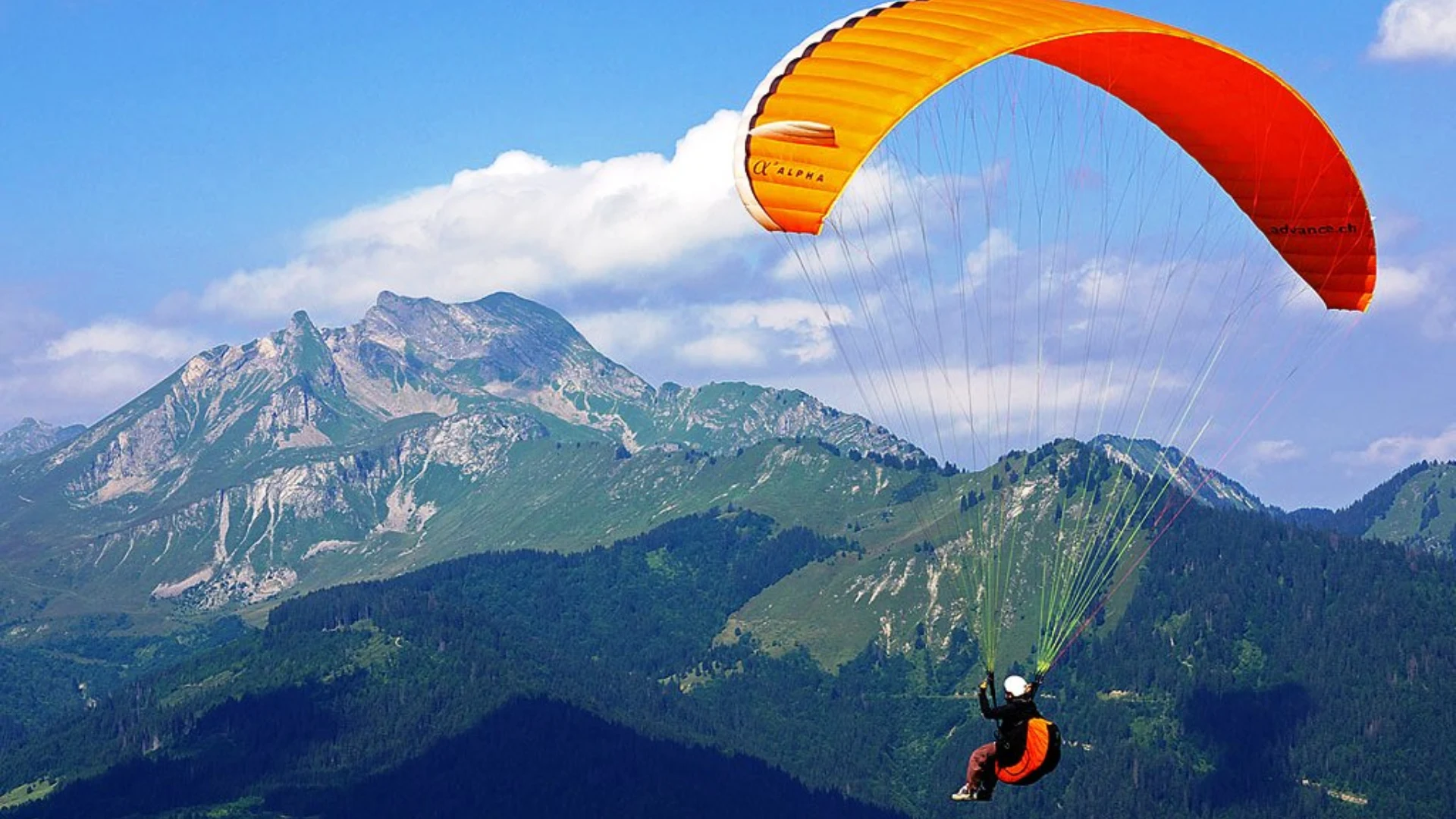 Paragliding in kashmir