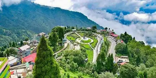 Darjeeling: Where Every Mountain View Feels Like a Dream