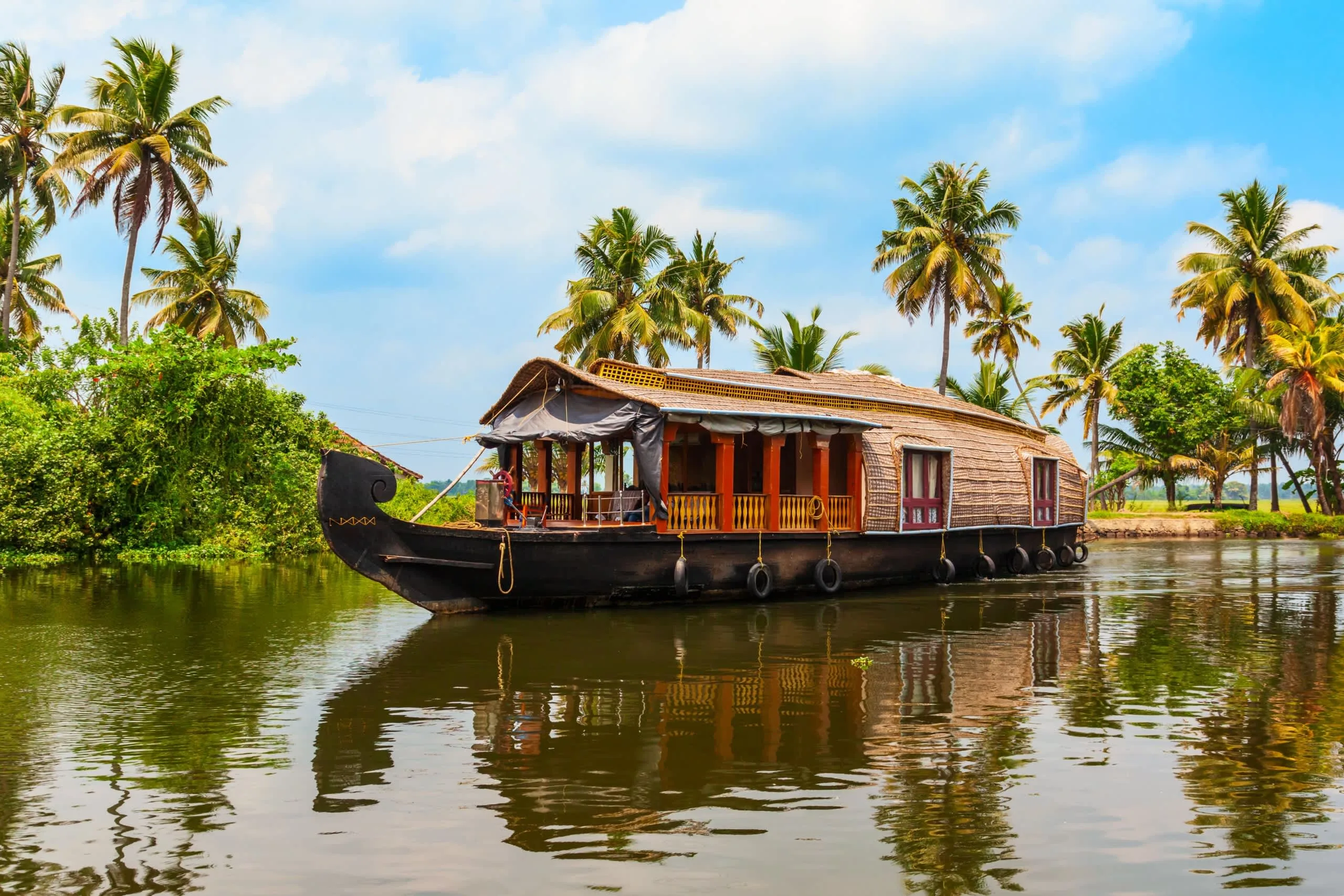 Kerala Tour Package – Discover God's Own Country with I Booking Holidays
