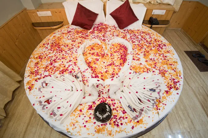  Honeymoon Suite Room