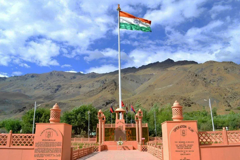 Complete Ladakh with Kargil Tour