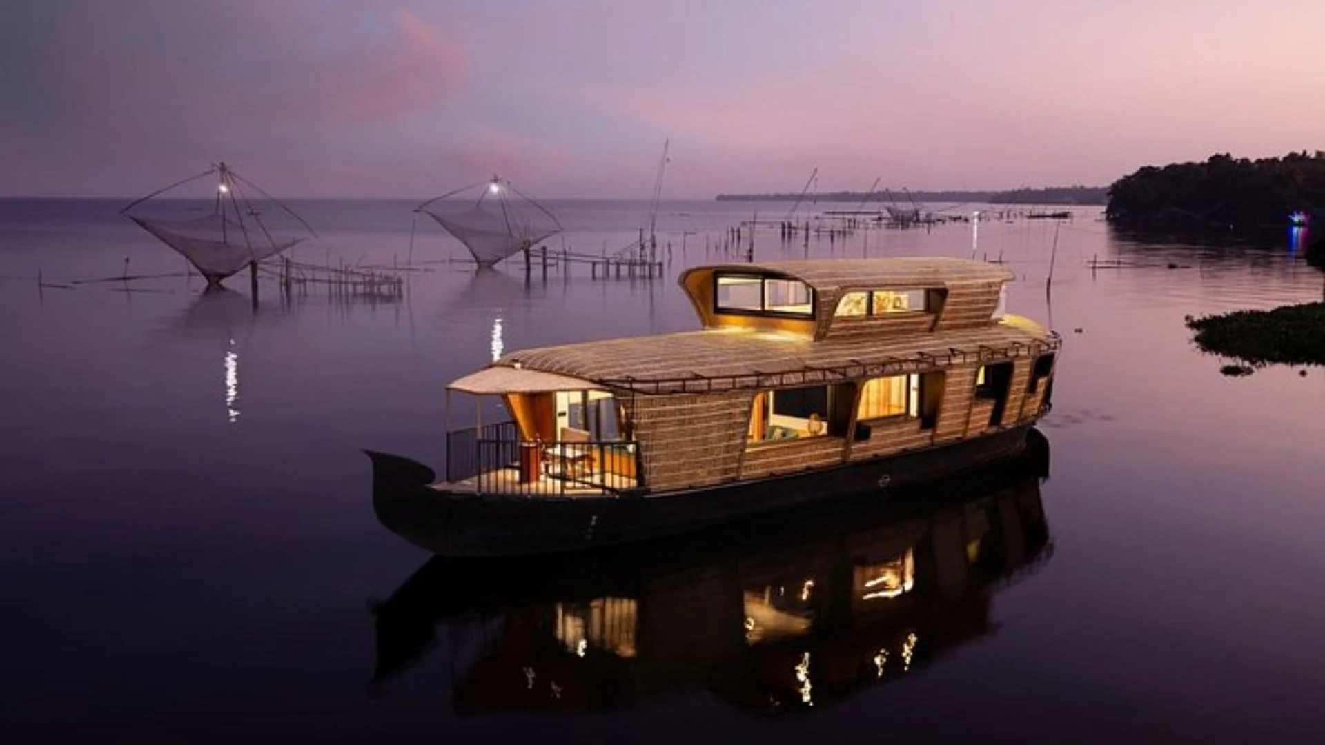Alleppey Houseboat Escape